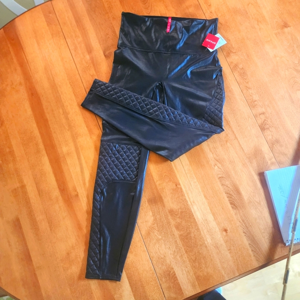 NWT SPANX Very Black Faux Leather Leggings Large